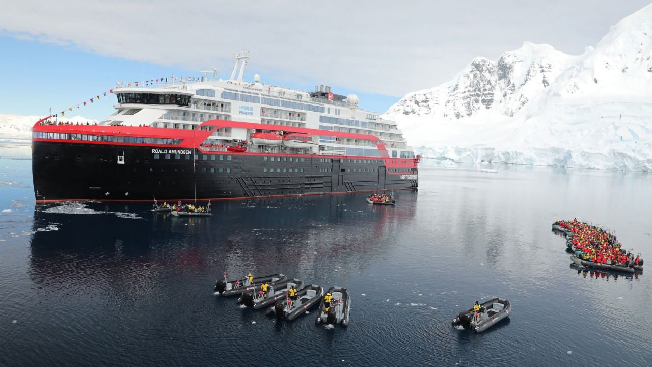 antarctica cruise roald amundsen