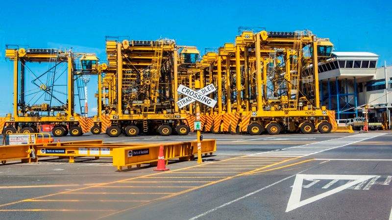 automated straddle carriers