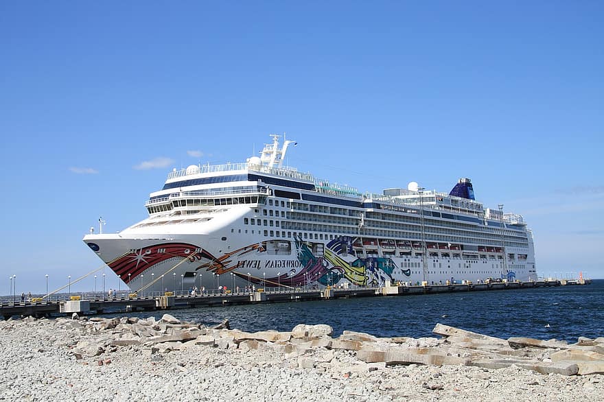 norwegian cruise covid-19