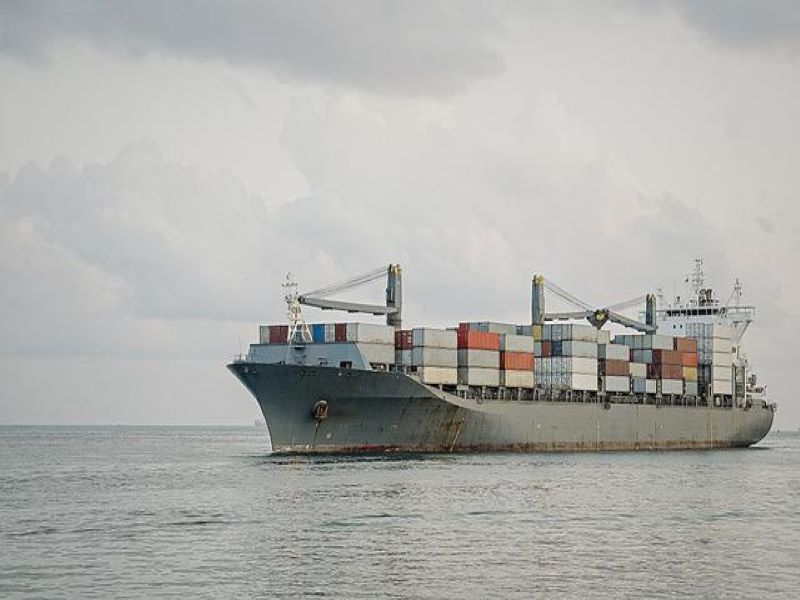 España intercepta barco que detenía un presunto cargamento ruso