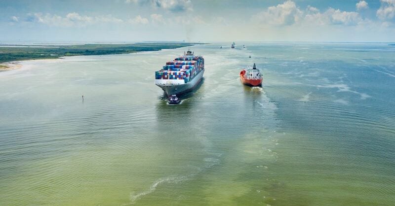 Weeks Marine and Curtin Maritime win Houston Ship Channel contract - Vimarsana News