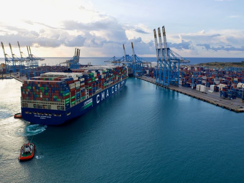 Photo of CMA CGM baisse les taux de fret sur les importations françaises de détail