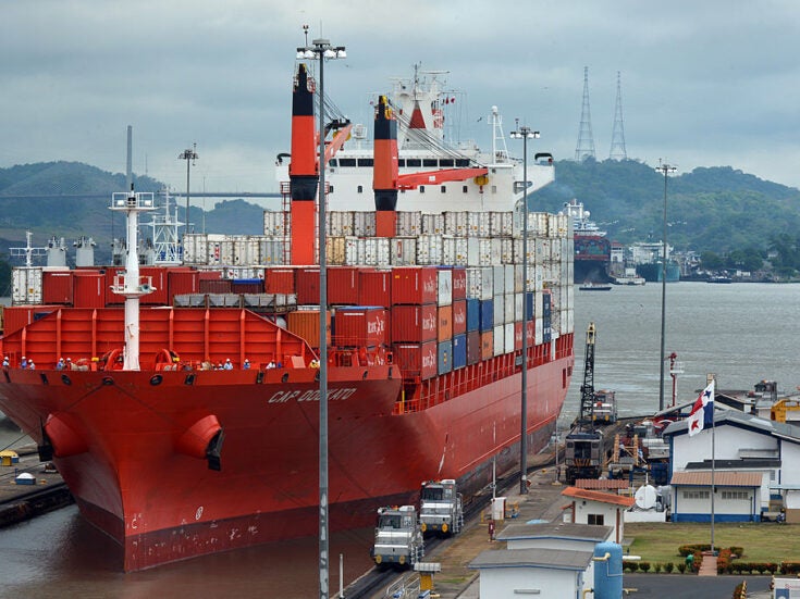 What role could the Panama Canal play in resolving the US warehousing logistics crisis?