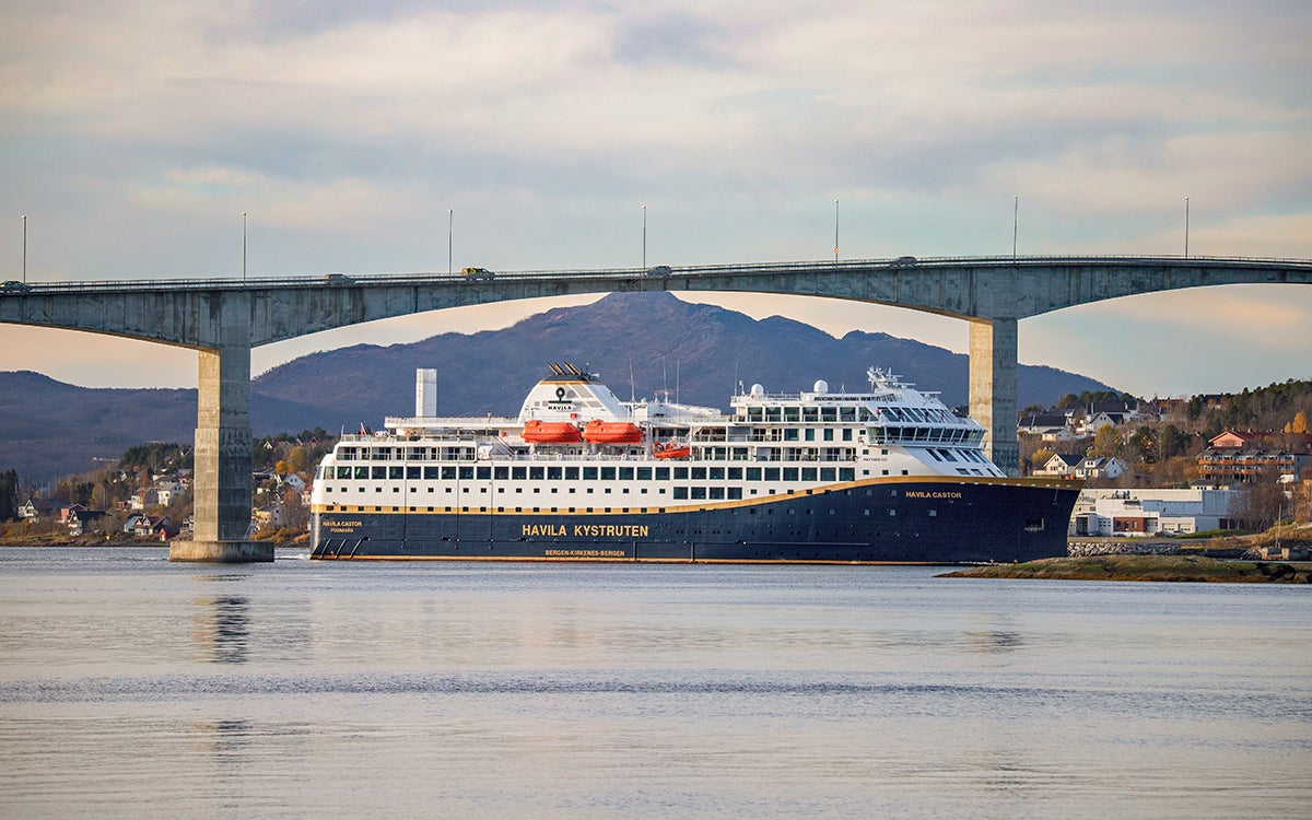 Midnight sun - Havila Voyages