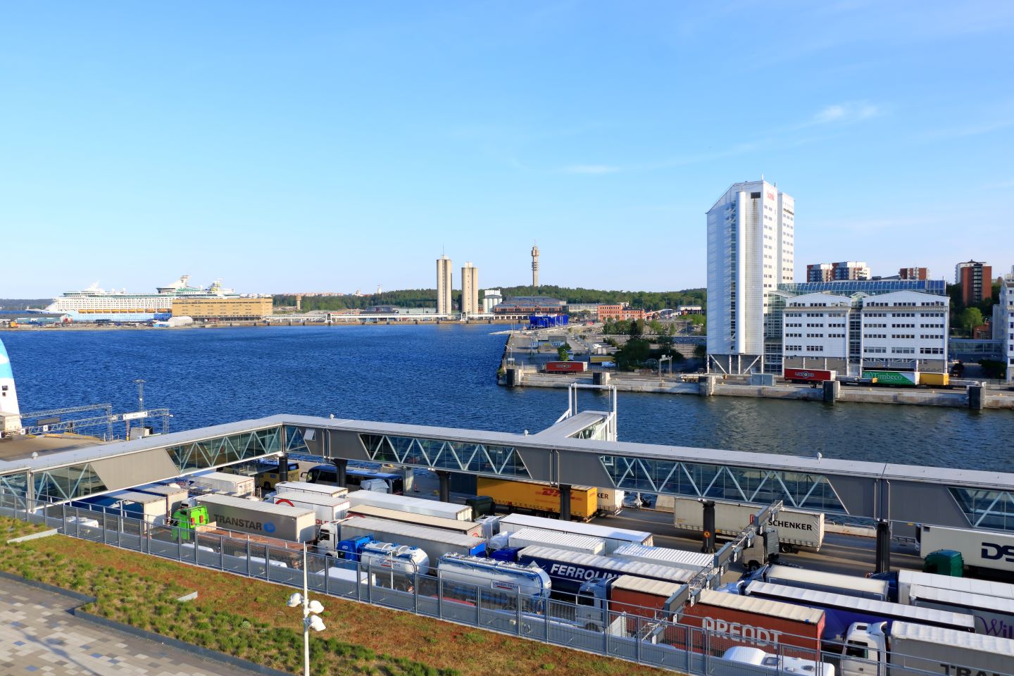 Ports of Stockholm and Riga sign MoU for joint EU funding - Ship