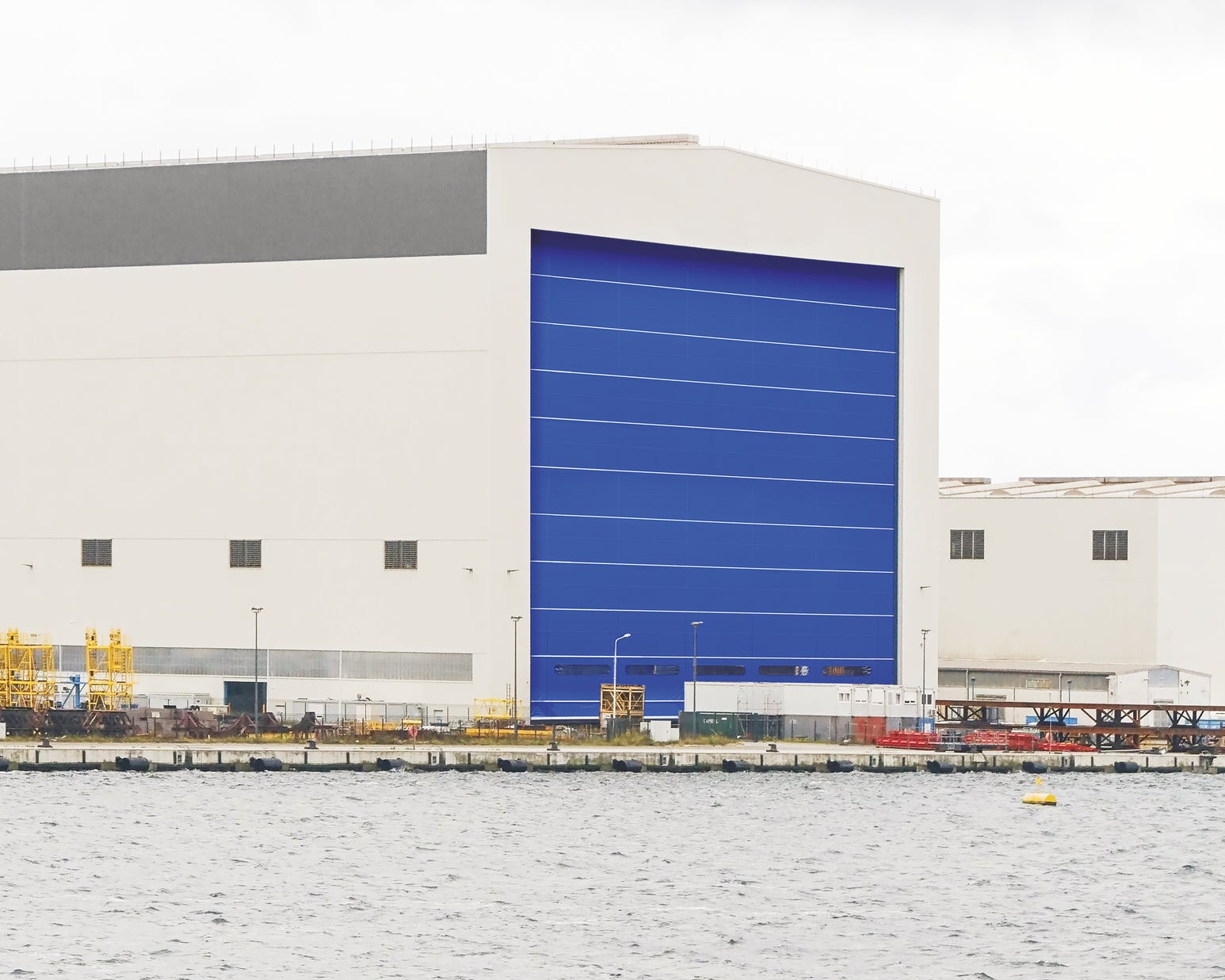 Why Vertical Lifting Fabric Fold-Up Doors Are Becoming the Preferred Choice for Modern Shipyards and Ports-feature-image